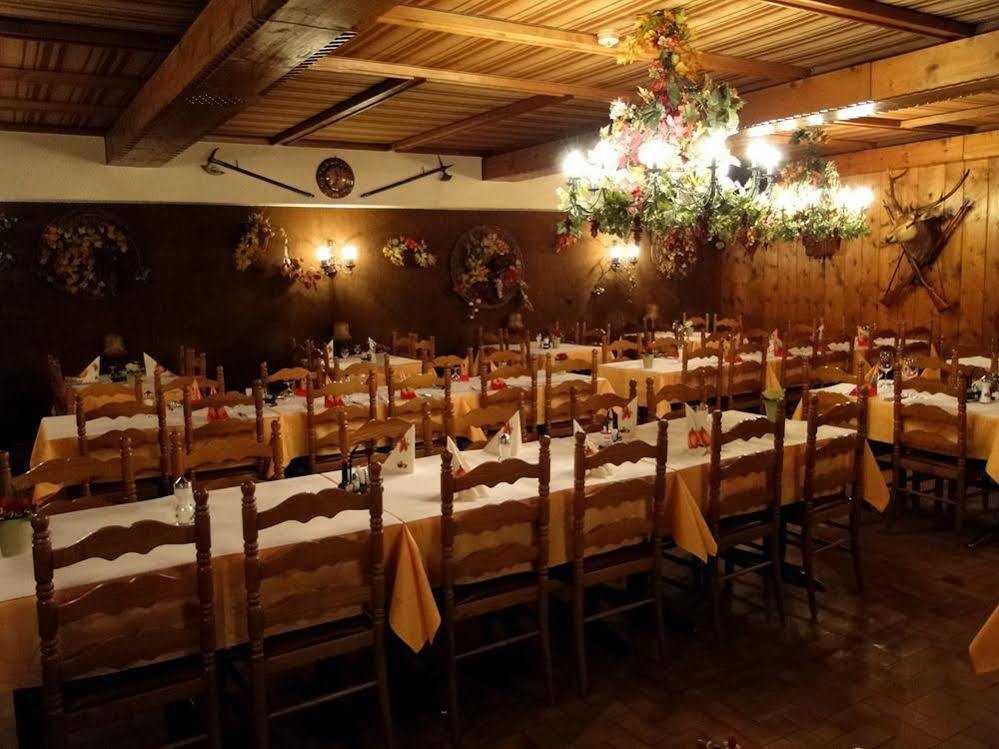 Hotel Restaurant Du Cret Bourg-Saint-Pierre Luaran gambar